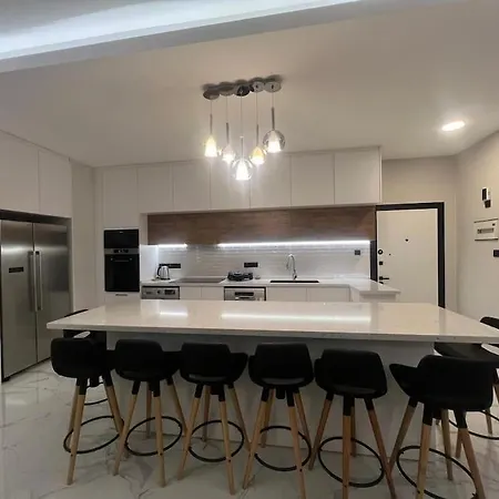 Apartment Exclusive 4 Bedroom Penthouse By Myguest Cyprus